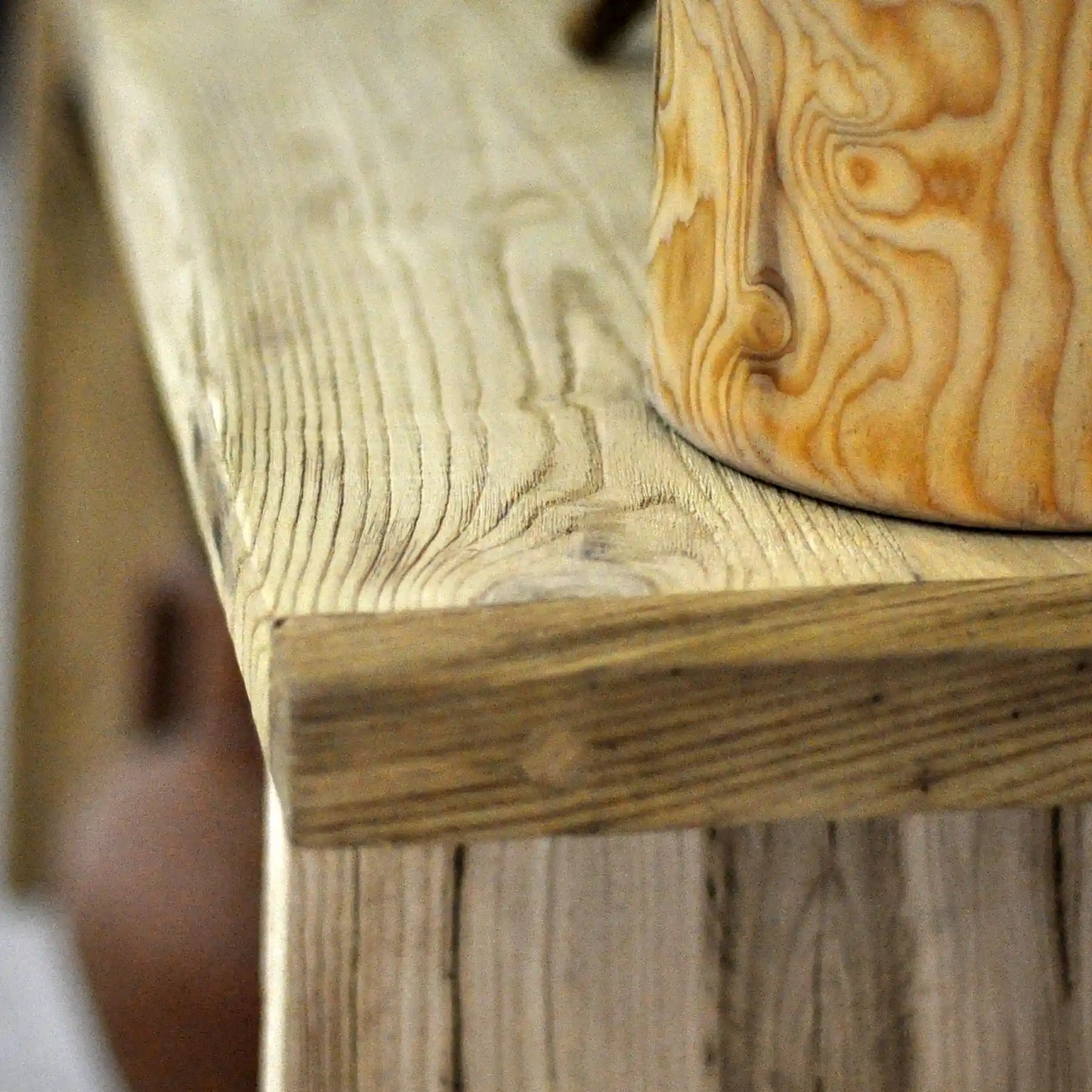Rustikale Badezimmerwaschtische - Schmaler Bauernhausstil, Live Edge Wood 